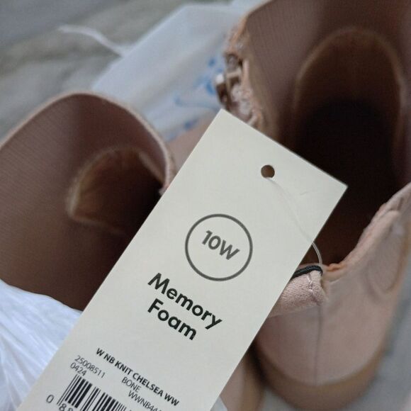 NWT No Boundaries Platform Tan Faux Suede Boots Size 10 Wide - Picture 10 of 12